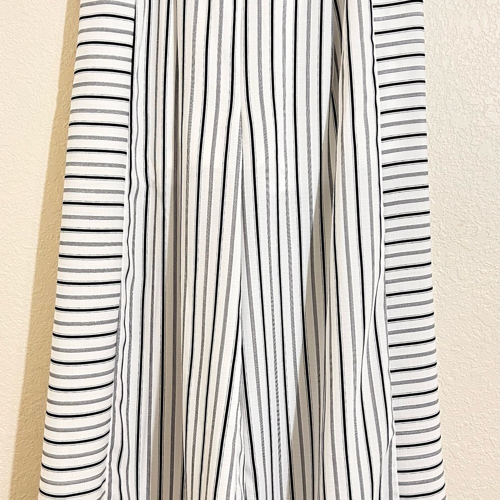 Doe & Rae Wide Leg Cropped Striped Pants Size M